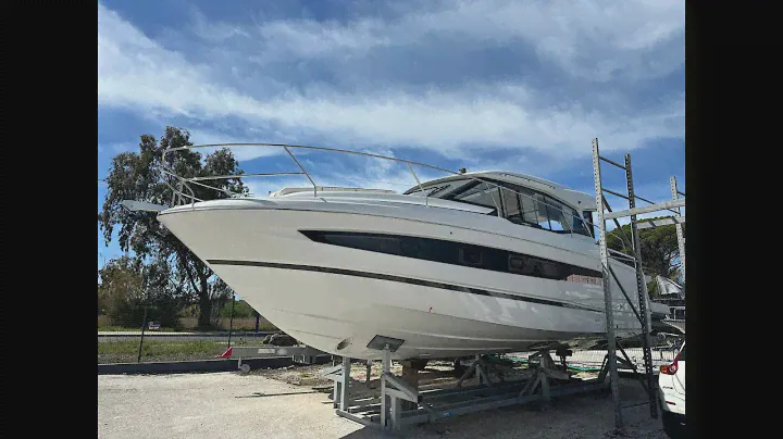 Jeanneau NC 37 - Bateau neuf disponible à la vente - Bateau moteur - Offre destockage