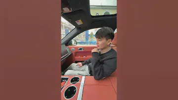 Показываю как пользоваться голосовым помощником в китайским автомобиле Lixiang L7